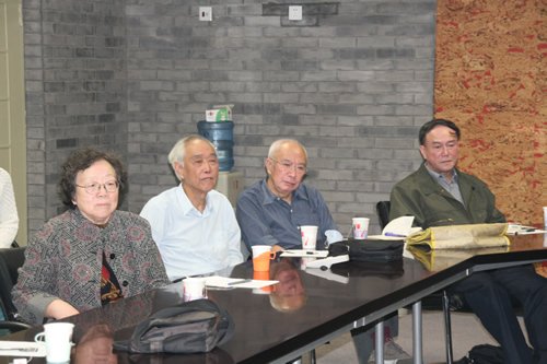 对校庆筹备和校友会各项工作提出了许多