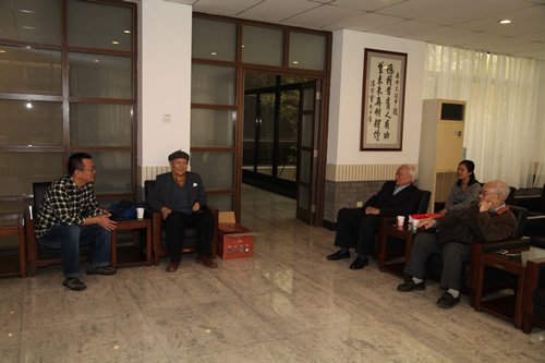 教师以及各届校友代表40余人参加了现
